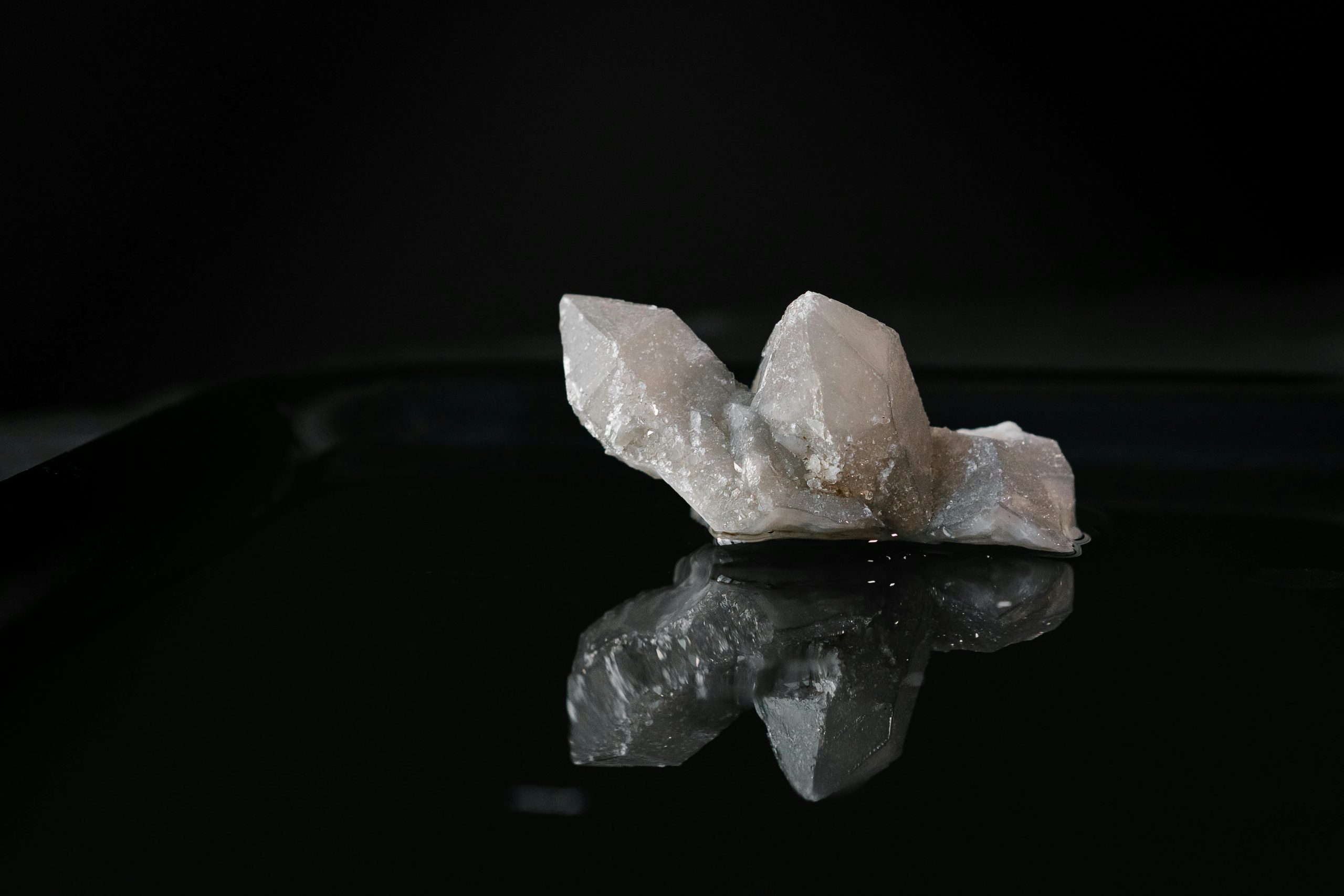 pexels-mikhail-nilov-6943961